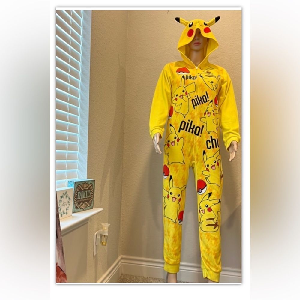 Pokémon Picachu onesie - Picture 4 of 7